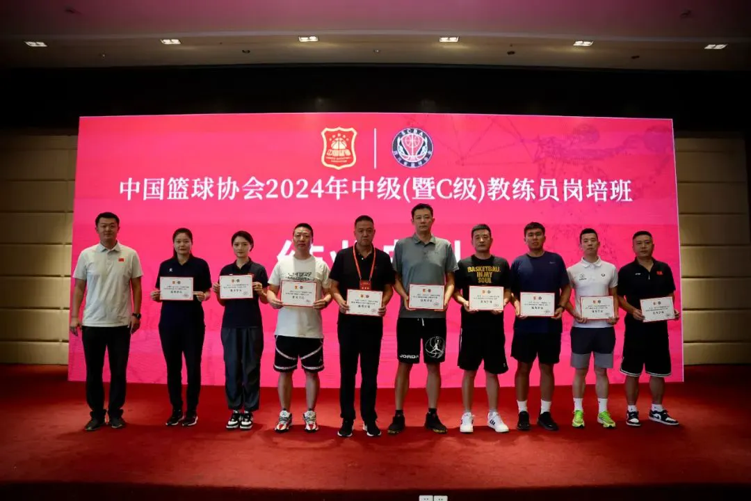 成年人如何在业余时间练习篮球接球技巧?_1